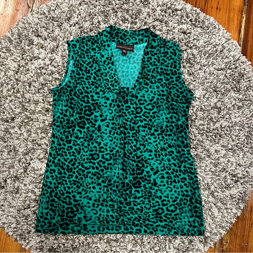 Dana Buchman size small